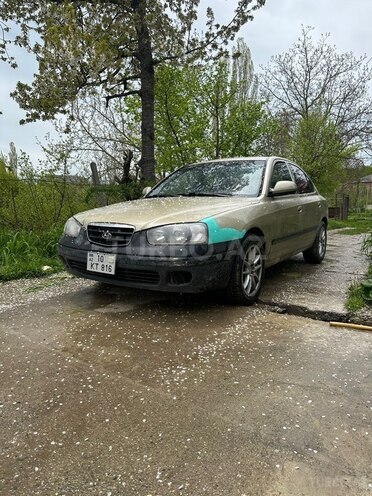 Hyundai Elantra-1