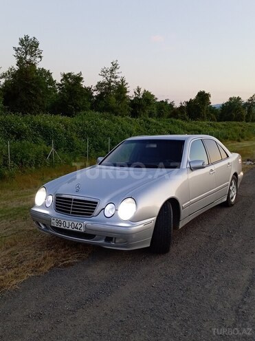 Mercedes E 220-7