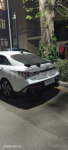Hyundai Elantra-2