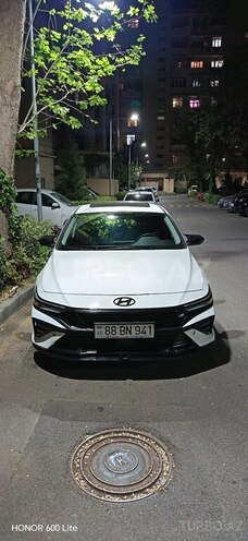 Hyundai Elantra-1