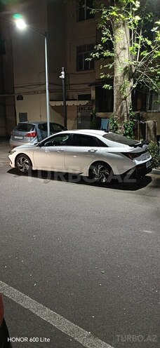 Hyundai Elantra-5