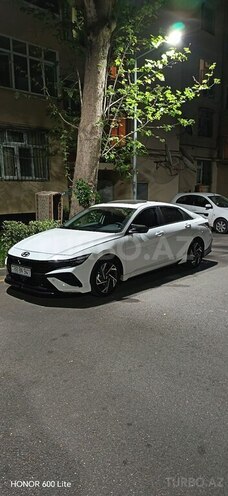 Hyundai Elantra-4