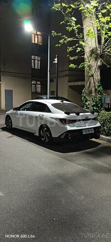 Hyundai Elantra-3