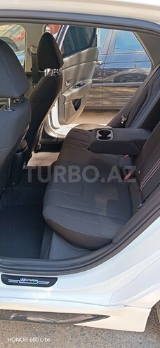 Hyundai Elantra-7