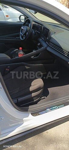 Hyundai Elantra-8