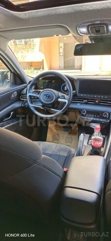 Hyundai Elantra-9