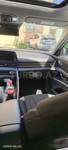 Hyundai Elantra-10