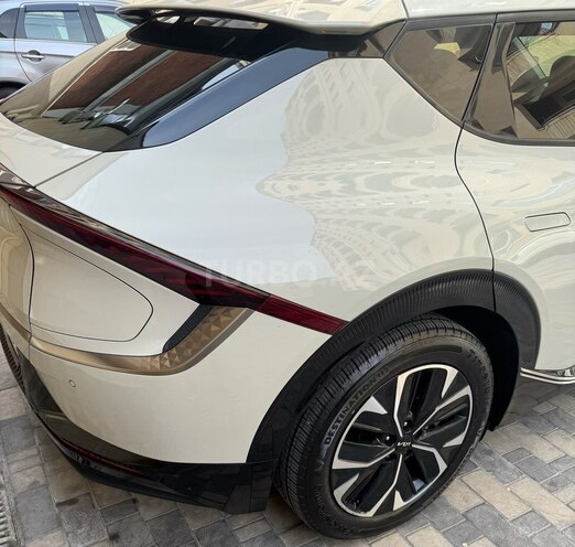 Kia EV6-11