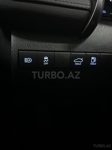Toyota Camry-15