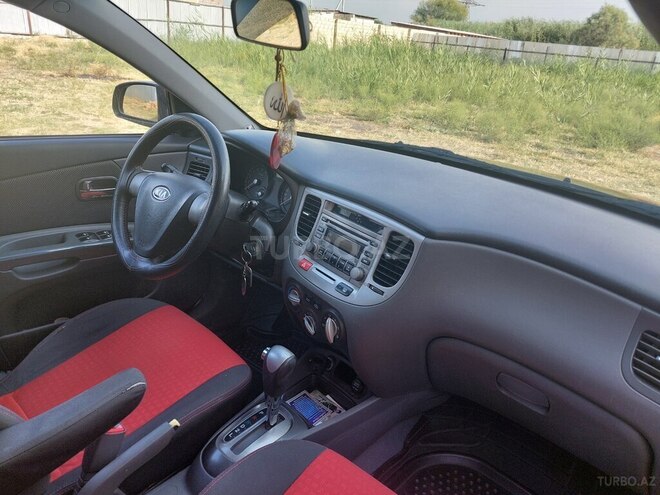 Kia Rio-5
