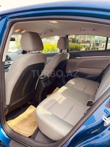 Hyundai Elantra-5
