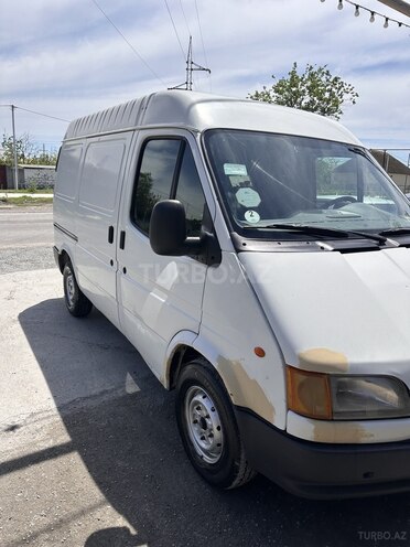 Ford Transit-3