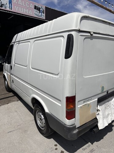 Ford Transit-6