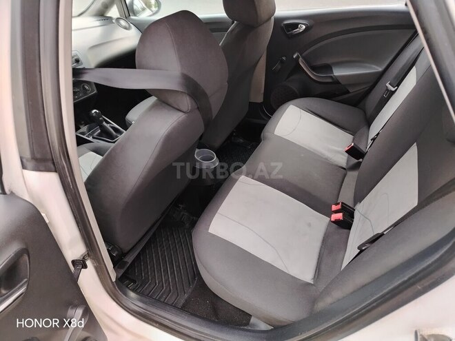 SEAT Ibiza-10