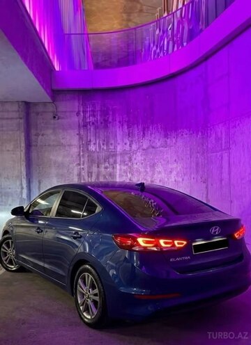 Hyundai Elantra-2