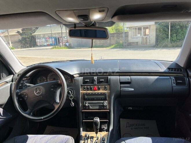 Mercedes E 280-5