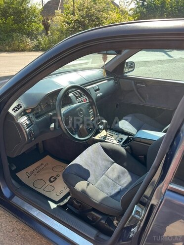 Mercedes E 280-6