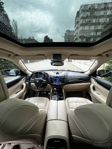 Maserati Levante-3