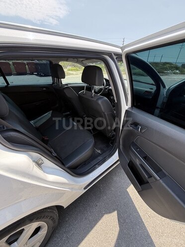 Opel Astra-11