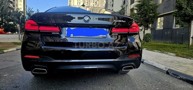BMW 530e-11