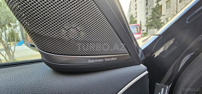 BMW 530e-7