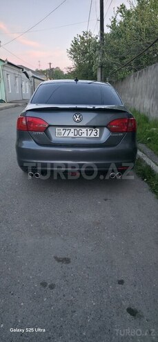Volkswagen Jetta-2