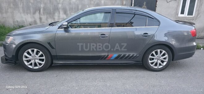 Volkswagen Jetta-5