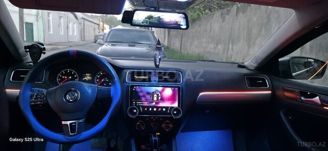 Volkswagen Jetta-10