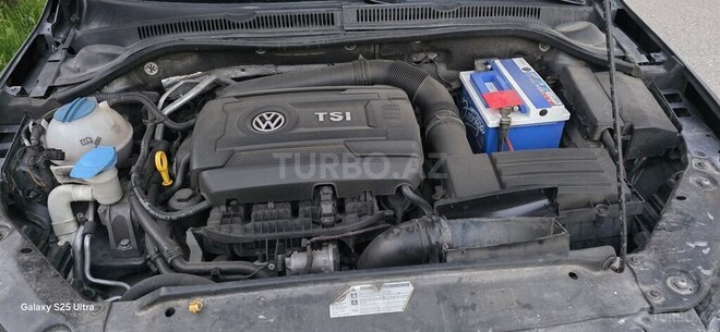 Volkswagen Jetta-13