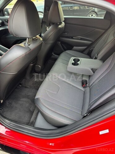 Hyundai Elantra-12