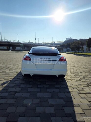 Porsche Panamera 4-4