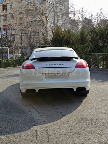 Porsche Panamera 4-2