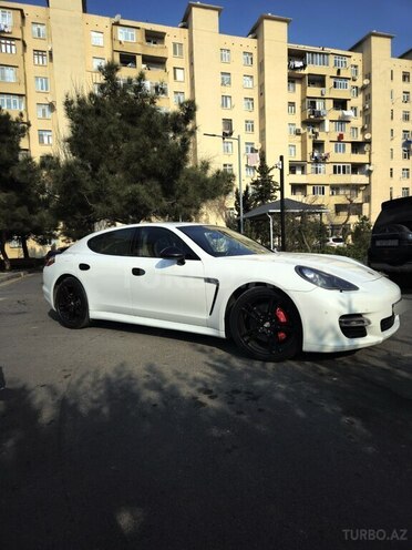 Porsche Panamera 4-14