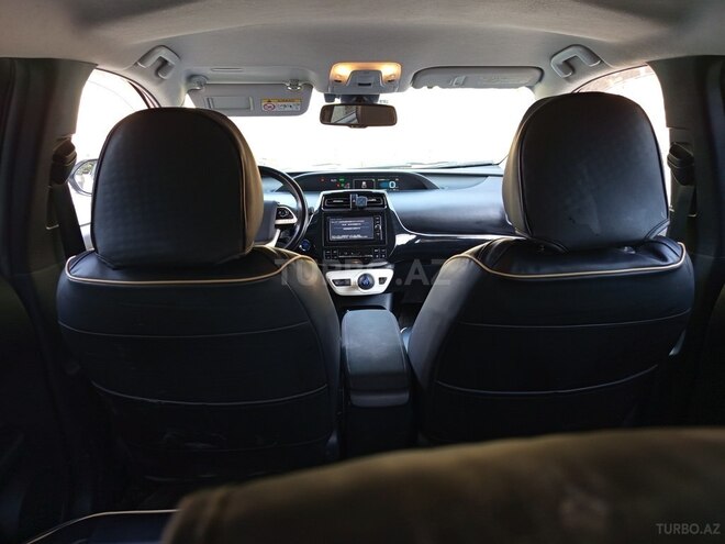 Toyota Prius-14