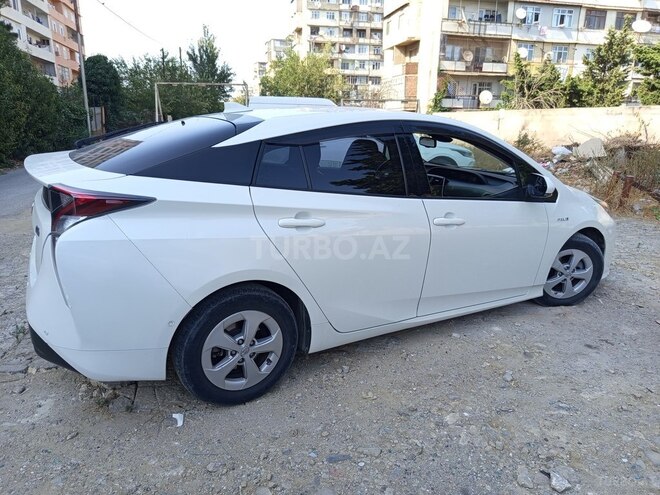 Toyota Prius-8