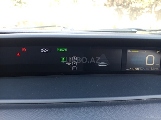 Toyota Prius-21