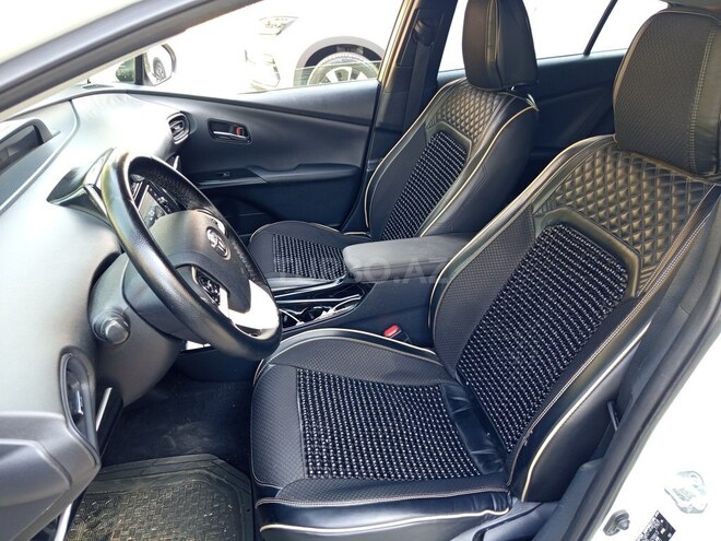 Toyota Prius-10