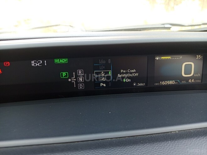 Toyota Prius-18