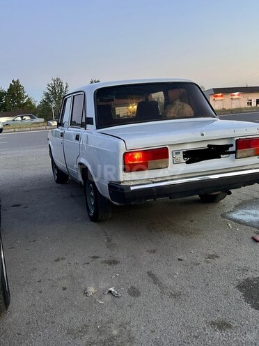 LADA (VAZ) 2107-2