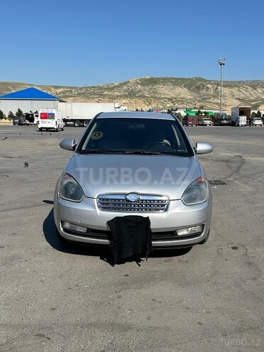 Hyundai Accent-1
