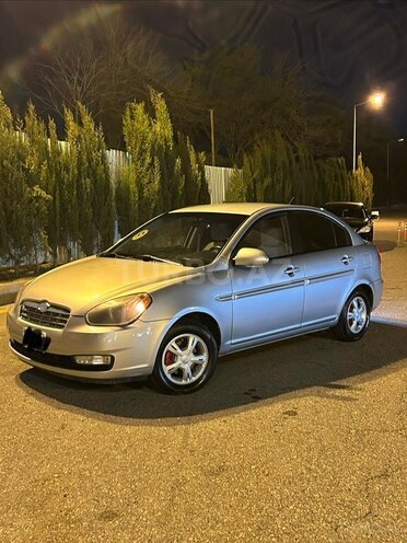 Hyundai Accent-4