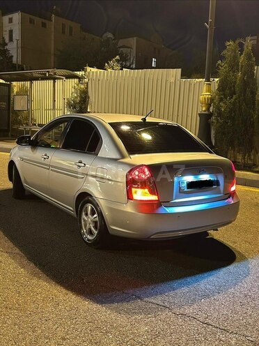 Hyundai Accent-5