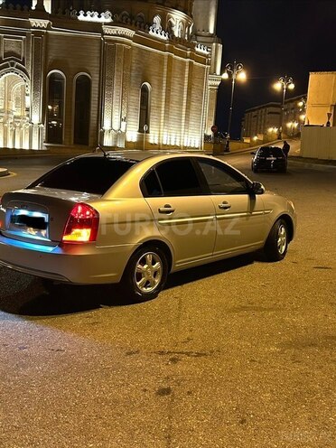 Hyundai Accent-3