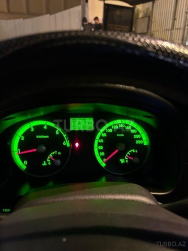 Hyundai Accent-13