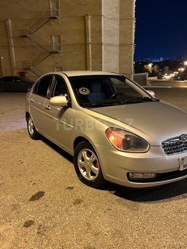 Hyundai Accent-7