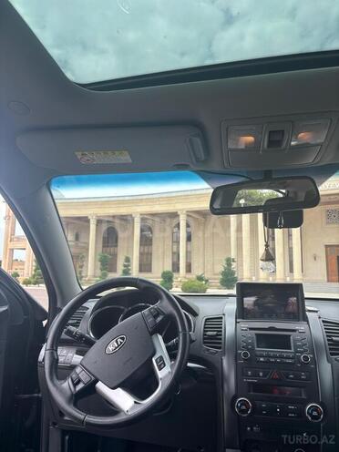 Kia Sorento-13
