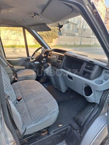 Ford Transit-7