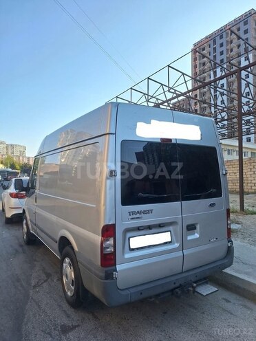 Ford Transit-5