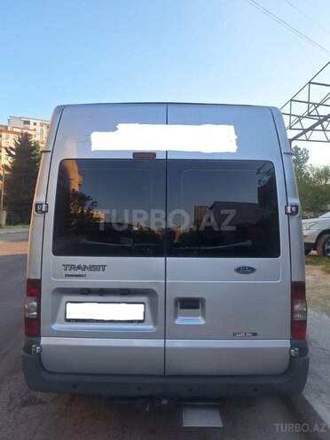 Ford Transit-6