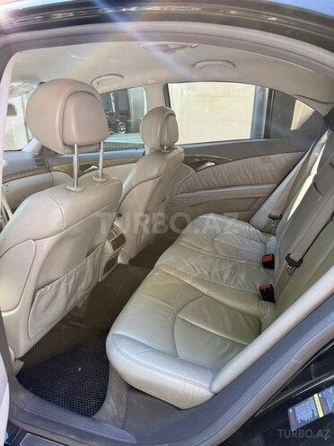 Mercedes E 350 4MATIC-6